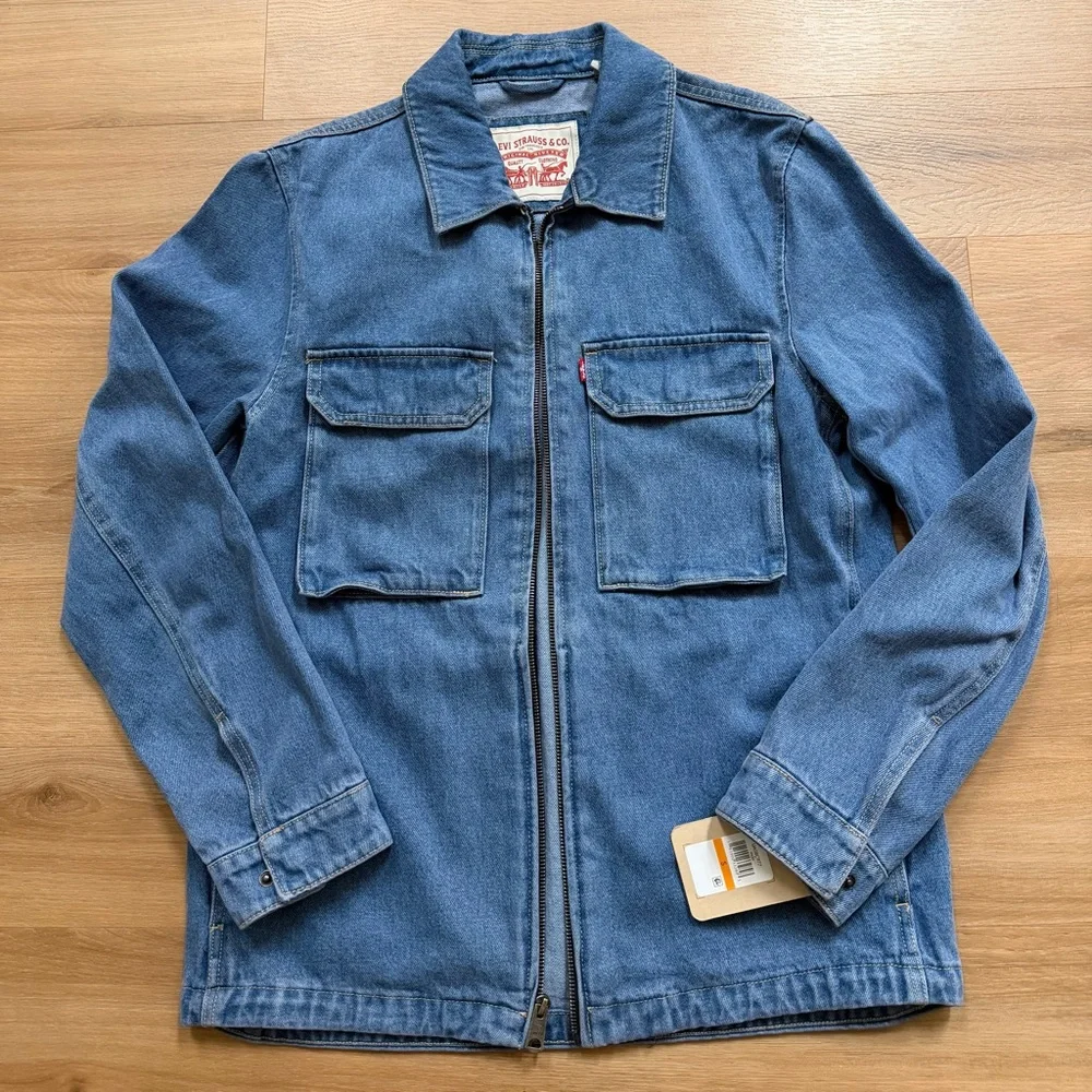 NWT. Levi's Men’s Medium Blue Denim Zip-Up Work Shirt Jacket, Size S - Picture 3 of 8